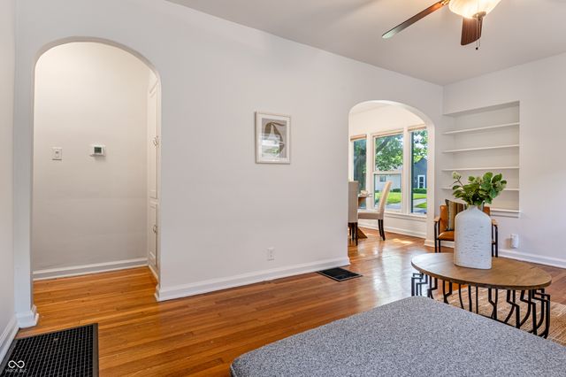 4949 Kingsley Drive, Indianapolis, IN 46205