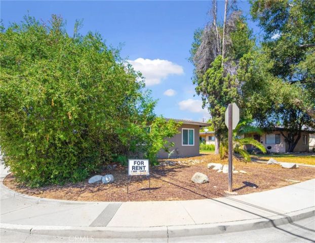195 El Camino Way, Claremont, CA 91711