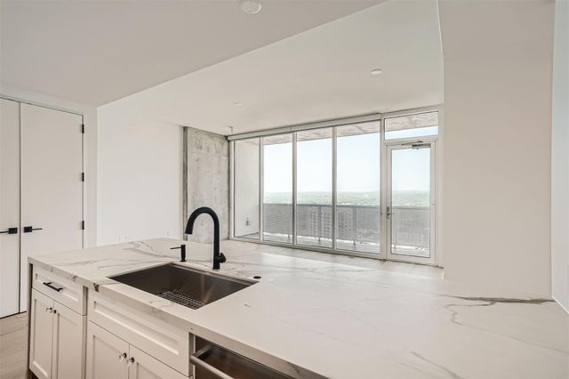 301 West Ave 2101, Austin, TX 78701