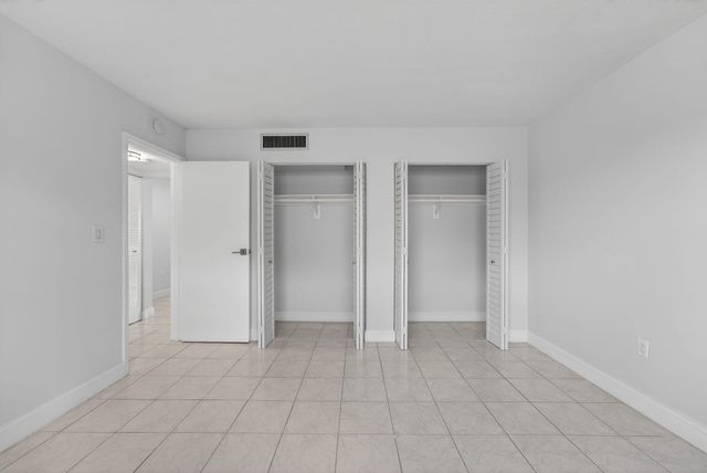 1335 W 68th Street 208, Hialeah, FL 33014