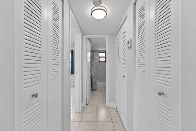 1335 W 68th Street 208, Hialeah, FL 33014