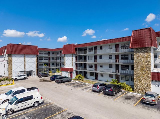 1335 W 68th Street 208, Hialeah, FL 33014