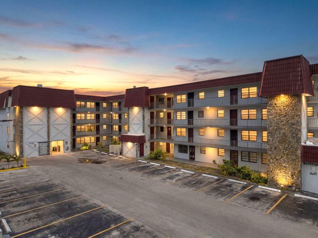 1335 W 68th Street 208, Hialeah, FL 33014