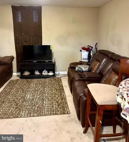 2114 COLUMBIA AVE, Landover, MD 20785