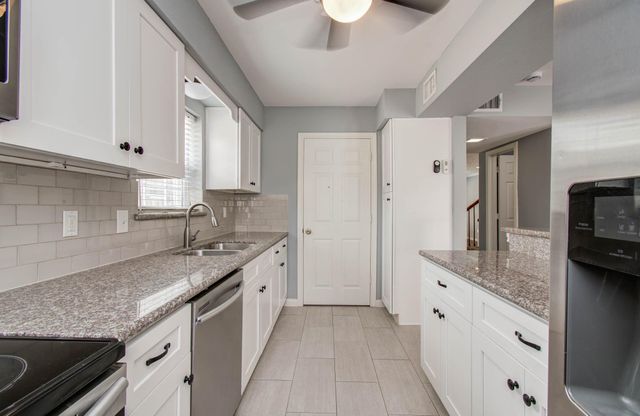 402 Bendwood Drive, Houston, TX 77024