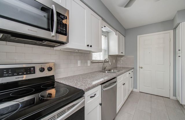 402 Bendwood Drive, Houston, TX 77024