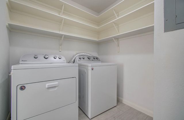 402 Bendwood Drive, Houston, TX 77024