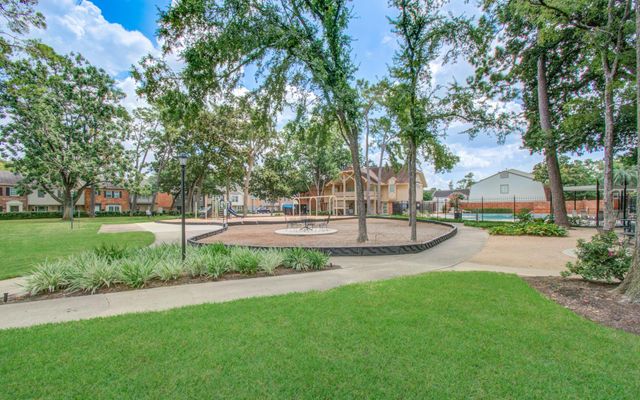 402 Bendwood Drive, Houston, TX 77024