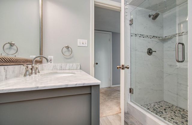 402 Bendwood Drive, Houston, TX 77024