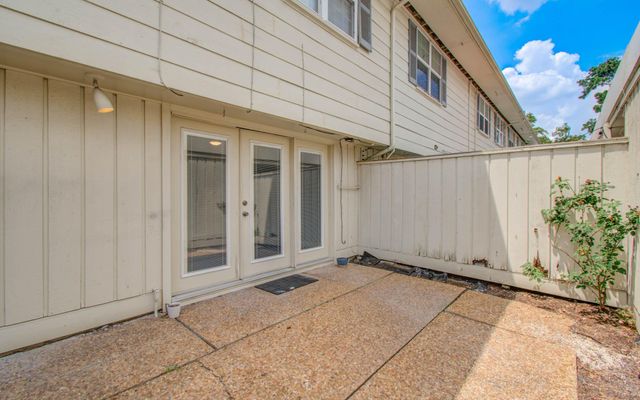 402 Bendwood Drive, Houston, TX 77024