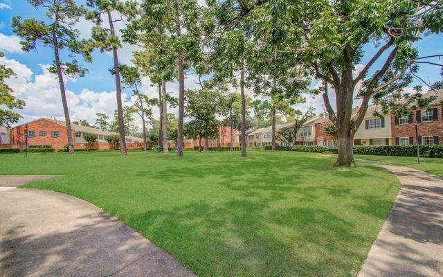 402 Bendwood Drive, Houston, TX 77024