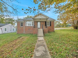 307 8th Ave, Fayetteville, TN 37334