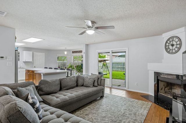 5325 Chessie Circle, Haltom City, TX 76137