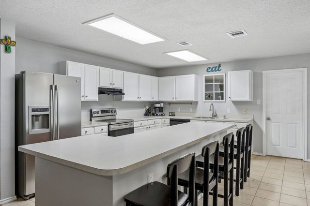 5325 Chessie Circle, Haltom City, TX 76137