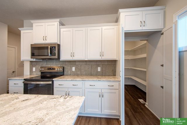 13703 S 54 Street, Papillion, NE 68133