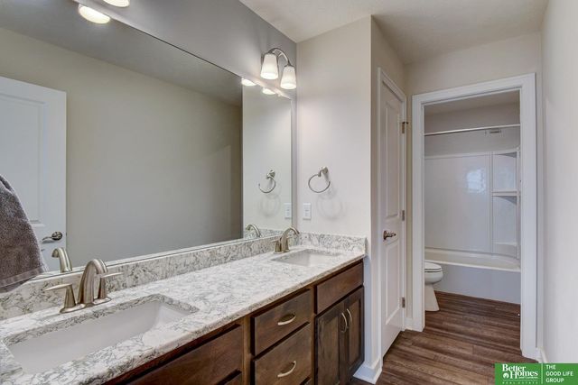 13703 S 54 Street, Papillion, NE 68133