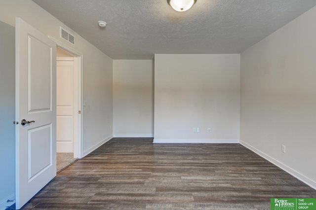 13703 S 54 Street, Papillion, NE 68133