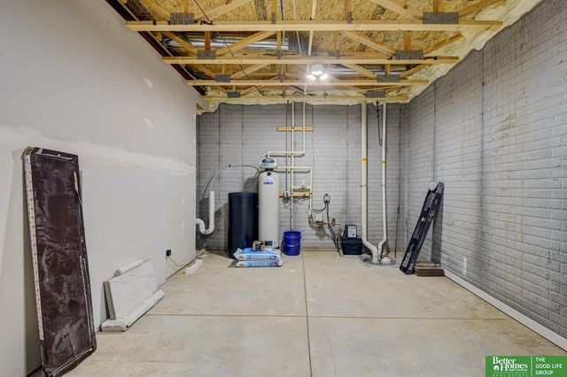 13703 S 54 Street, Papillion, NE 68133