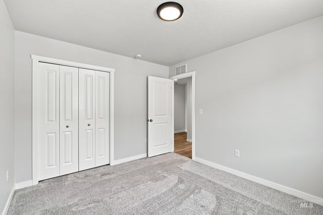 338 N Tideberry Ave, Kuna, ID 83634