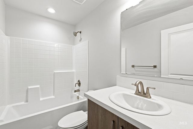 338 N Tideberry Ave, Kuna, ID 83634