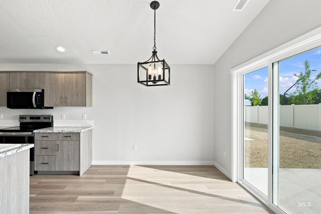 338 N Tideberry Ave, Kuna, ID 83634