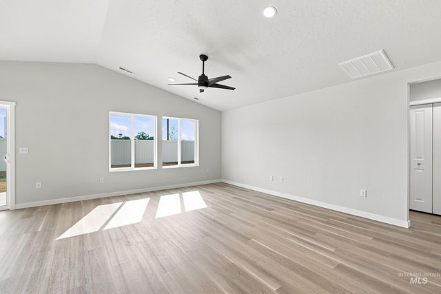 338 N Tideberry Ave, Kuna, ID 83634