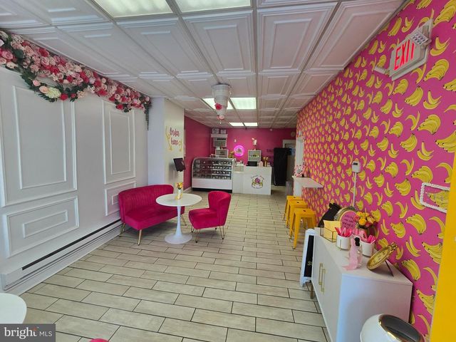 9004 WEST CHESTER PIKE, Upper Darby, PA 19082