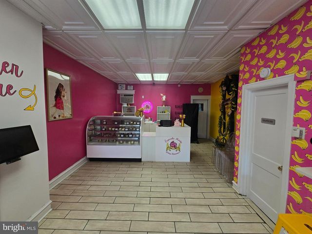 9004 WEST CHESTER PIKE, Upper Darby, PA 19082