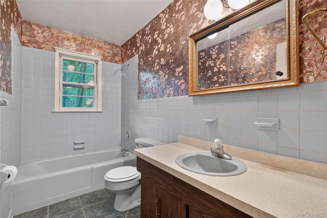 8 Peter Avenue, Newburgh, NY 12550