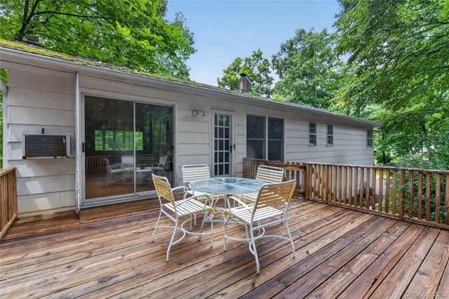 8 Peter Avenue, Newburgh, NY 12550