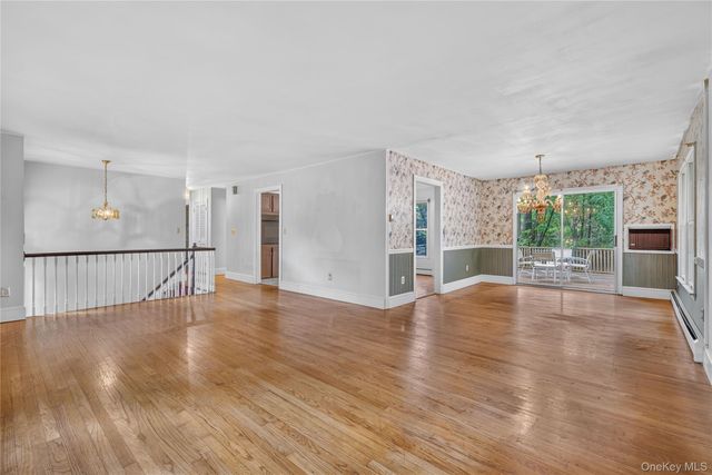 8 Peter Avenue, Newburgh, NY 12550