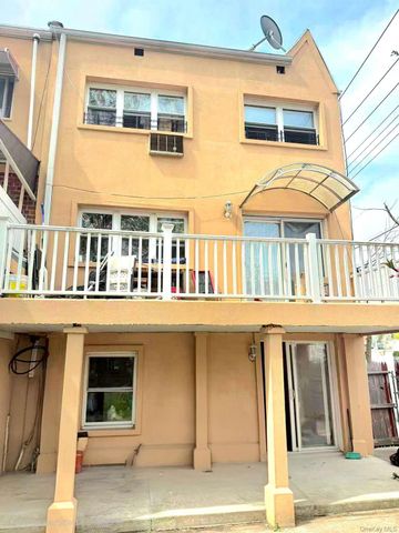 84-01 266th Street, Floral Park, NY 11001
