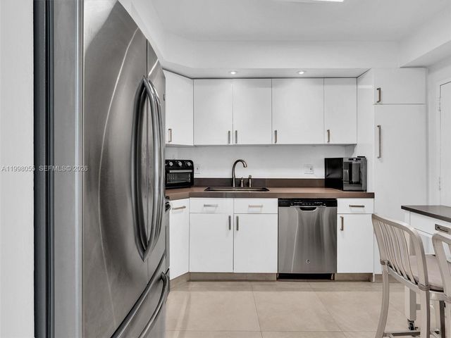 500 Bayview Dr 1132, Sunny Isles Beach, FL 33160