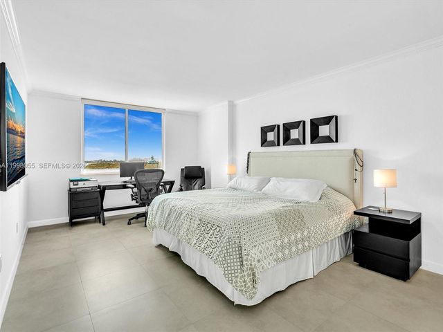 500 Bayview Dr 1132, Sunny Isles Beach, FL 33160