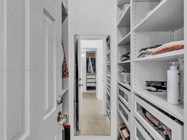 500 Bayview Dr 1132, Sunny Isles Beach, FL 33160