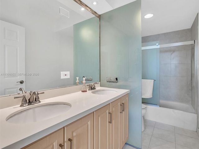 500 Bayview Dr 1132, Sunny Isles Beach, FL 33160