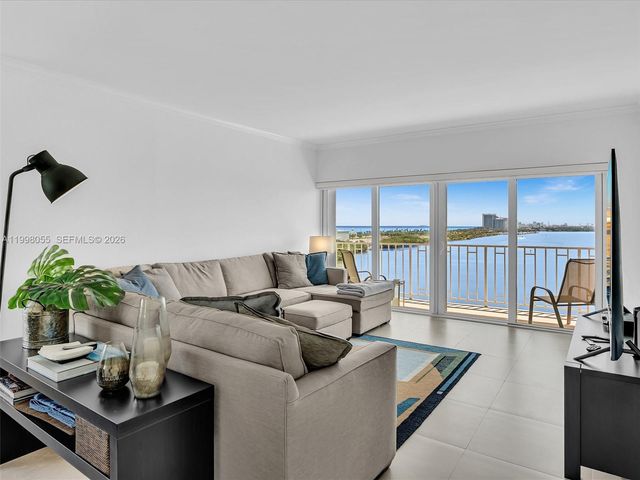 500 Bayview Dr 1132, Sunny Isles Beach, FL 33160