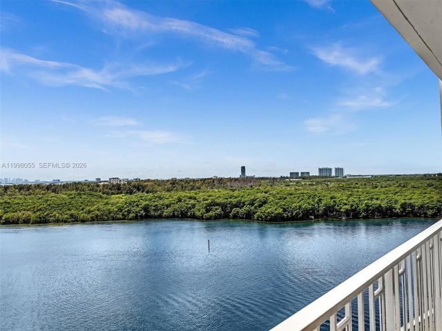 500 Bayview Dr 1132, Sunny Isles Beach, FL 33160