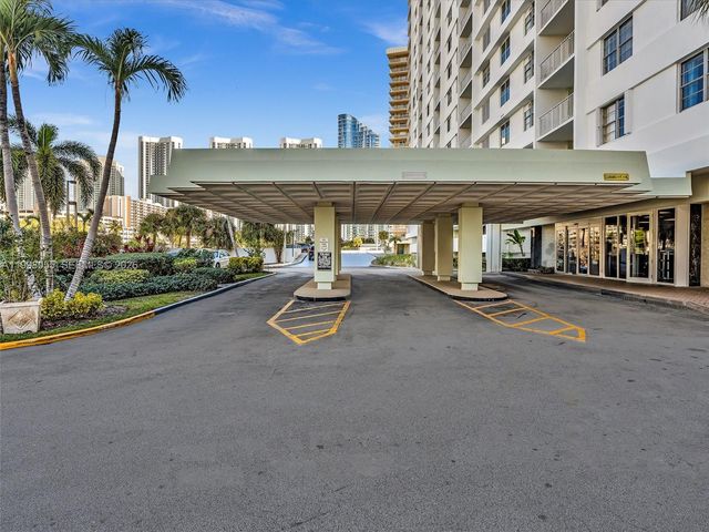 500 Bayview Dr 1132, Sunny Isles Beach, FL 33160