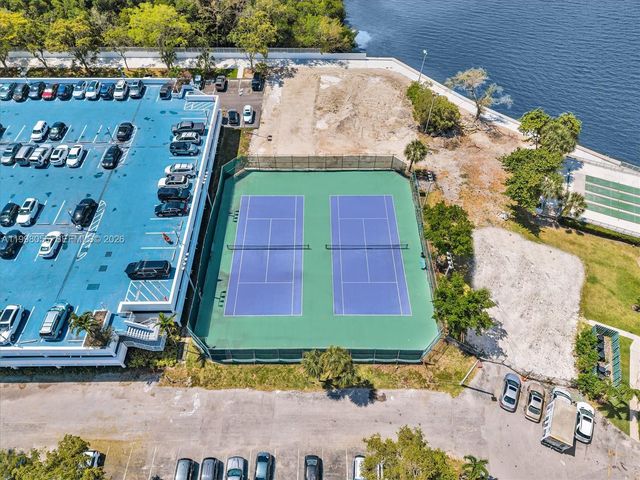 500 Bayview Dr 1132, Sunny Isles Beach, FL 33160