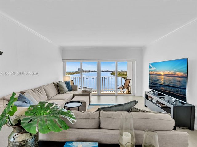 500 Bayview Dr 1132, Sunny Isles Beach, FL 33160