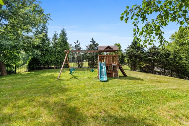 2 Norma Way, Middleton, MA 01949