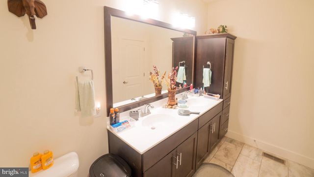 5415 MENDENHALL DR, Mechanicsburg, PA 17050