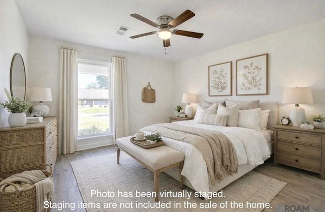 5236 Floynell Dr, Saint George, LA 70809