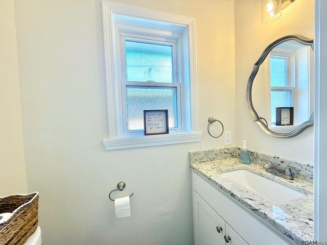 5236 Floynell Dr, Saint George, LA 70809