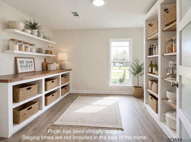 5236 Floynell Dr, Saint George, LA 70809