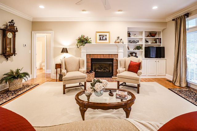 205 Willow Lake Drive, Paducah, KY 42003