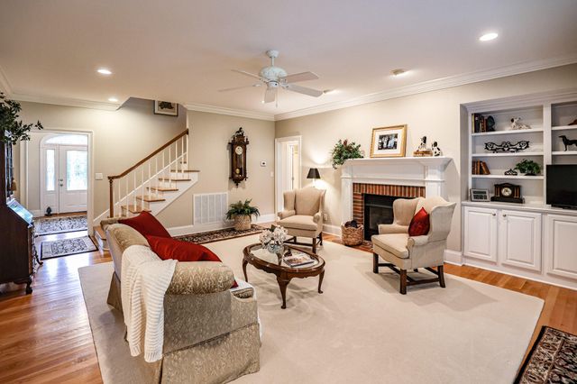 205 Willow Lake Drive, Paducah, KY 42003