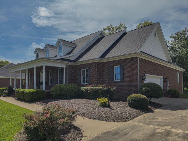 205 Willow Lake Drive, Paducah, KY 42003