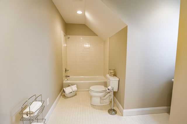 205 Willow Lake Drive, Paducah, KY 42003